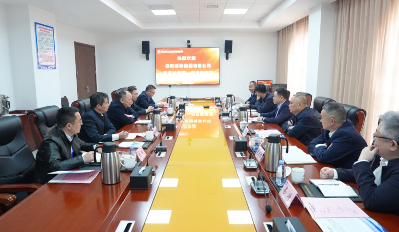 周鴻會見岳陽路橋集團黨委書記、董事長黃河